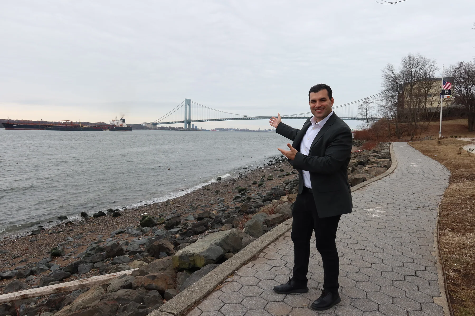 The Verrazzano-Narrows Bridge linking Staten Island and Brooklyn